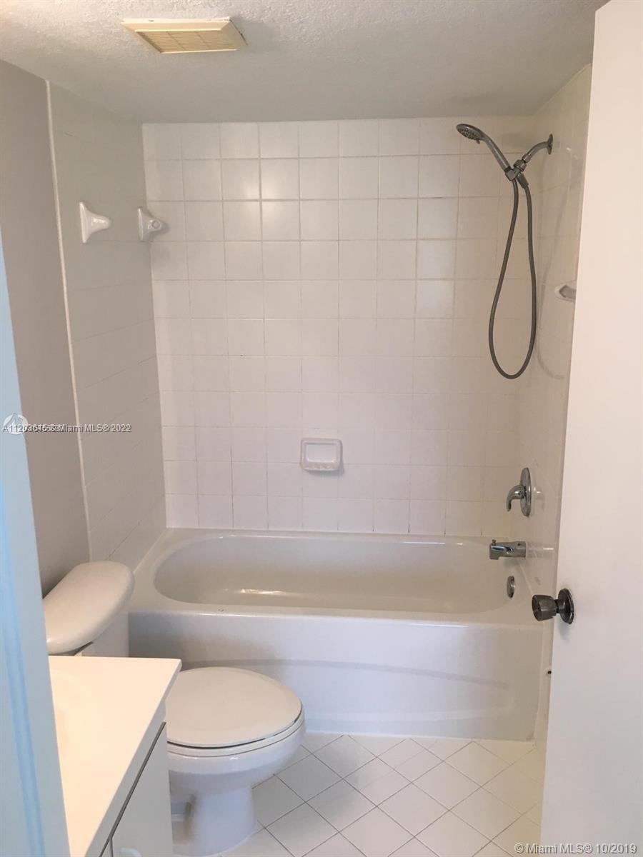3398 NE 9 DR Unit: 102