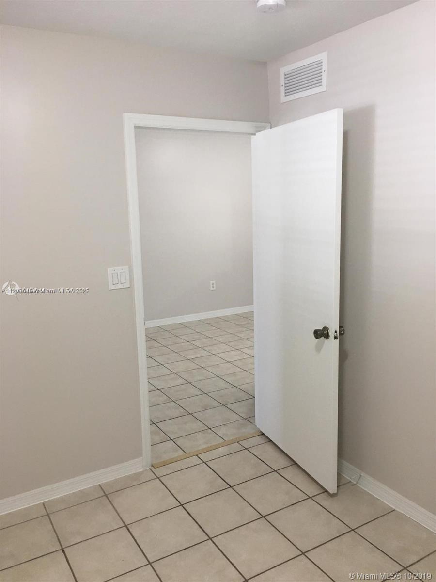 3398 NE 9 DR Unit: 102