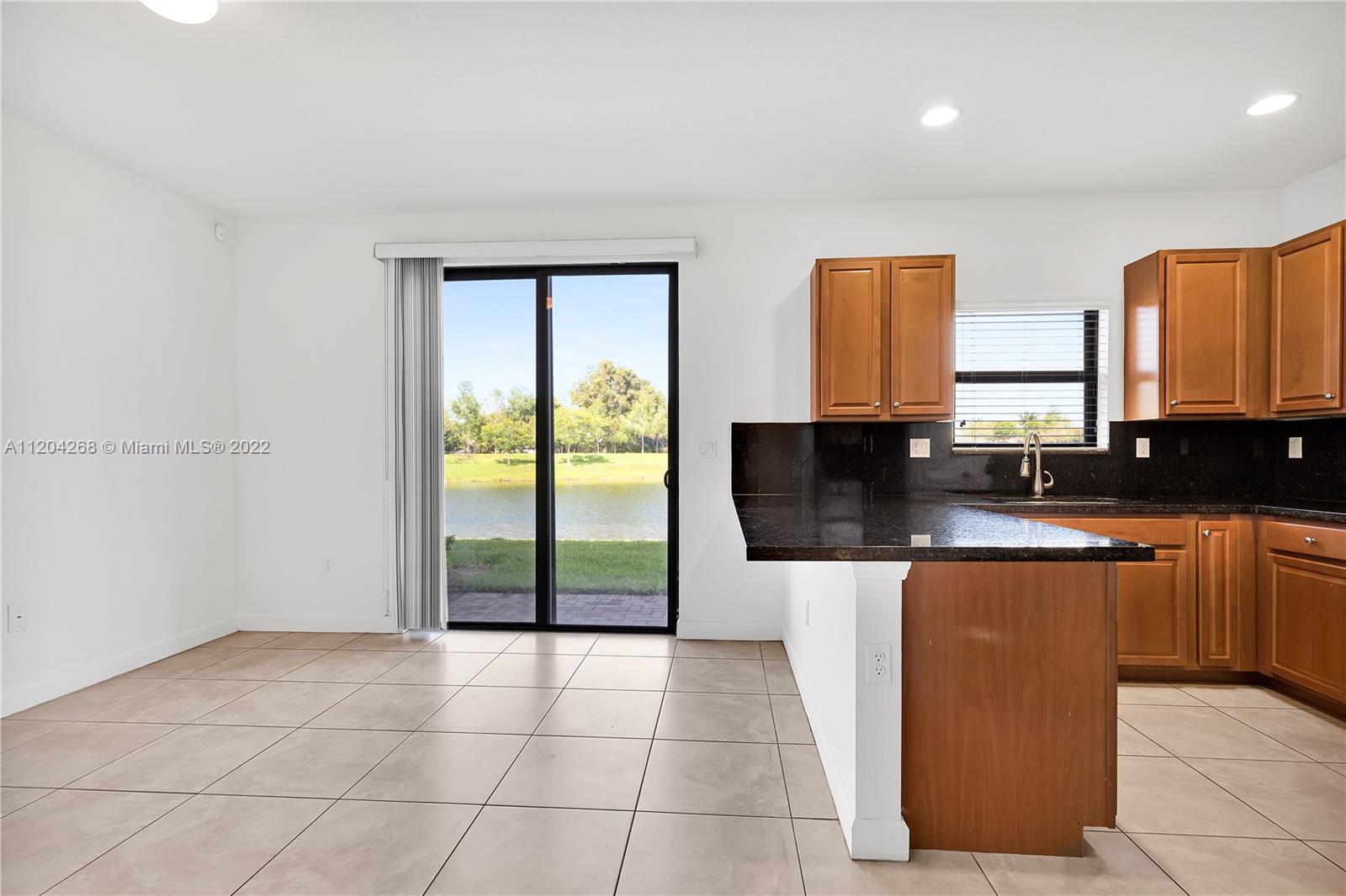 413 NE 194th Ln Unit: 413