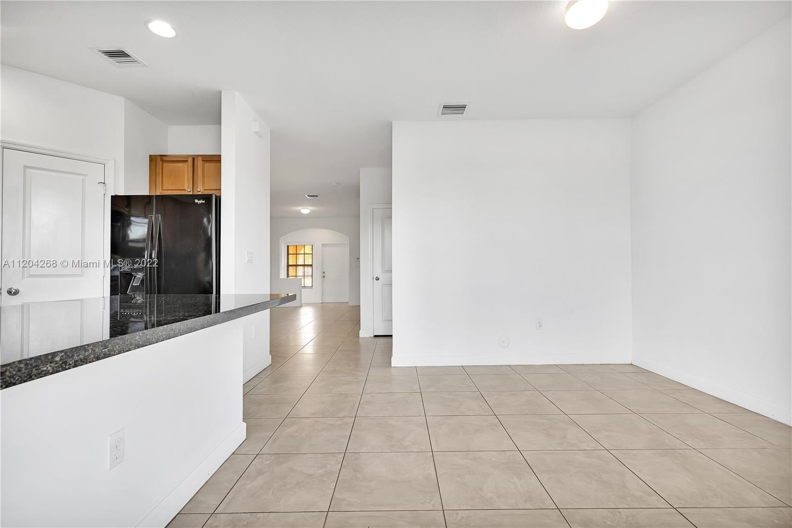 413 NE 194th Ln Unit: 413