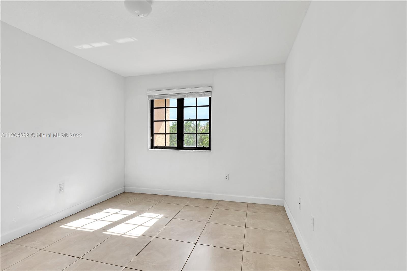 413 NE 194th Ln Unit: 413