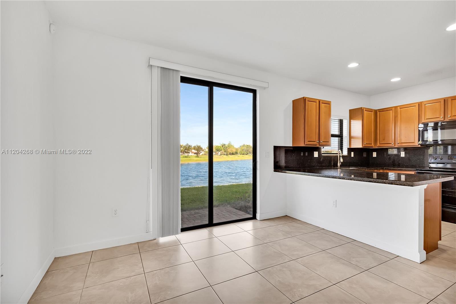 413 NE 194th Ln Unit: 413
