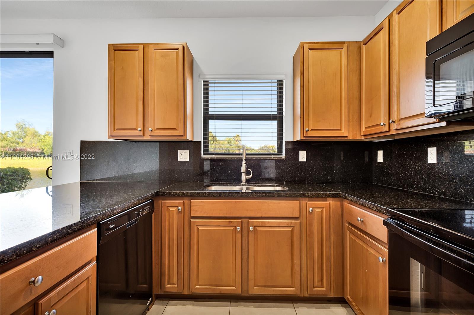 413 NE 194th Ln Unit: 413
