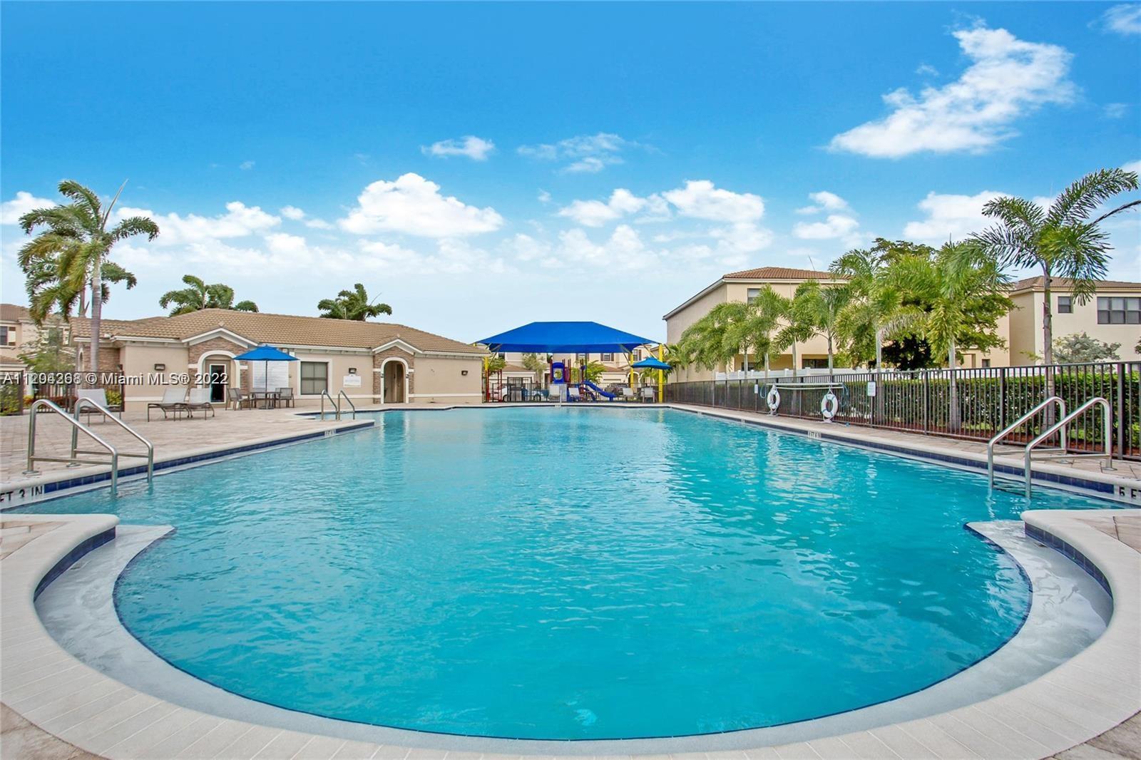413 NE 194th Ln Unit: 413
