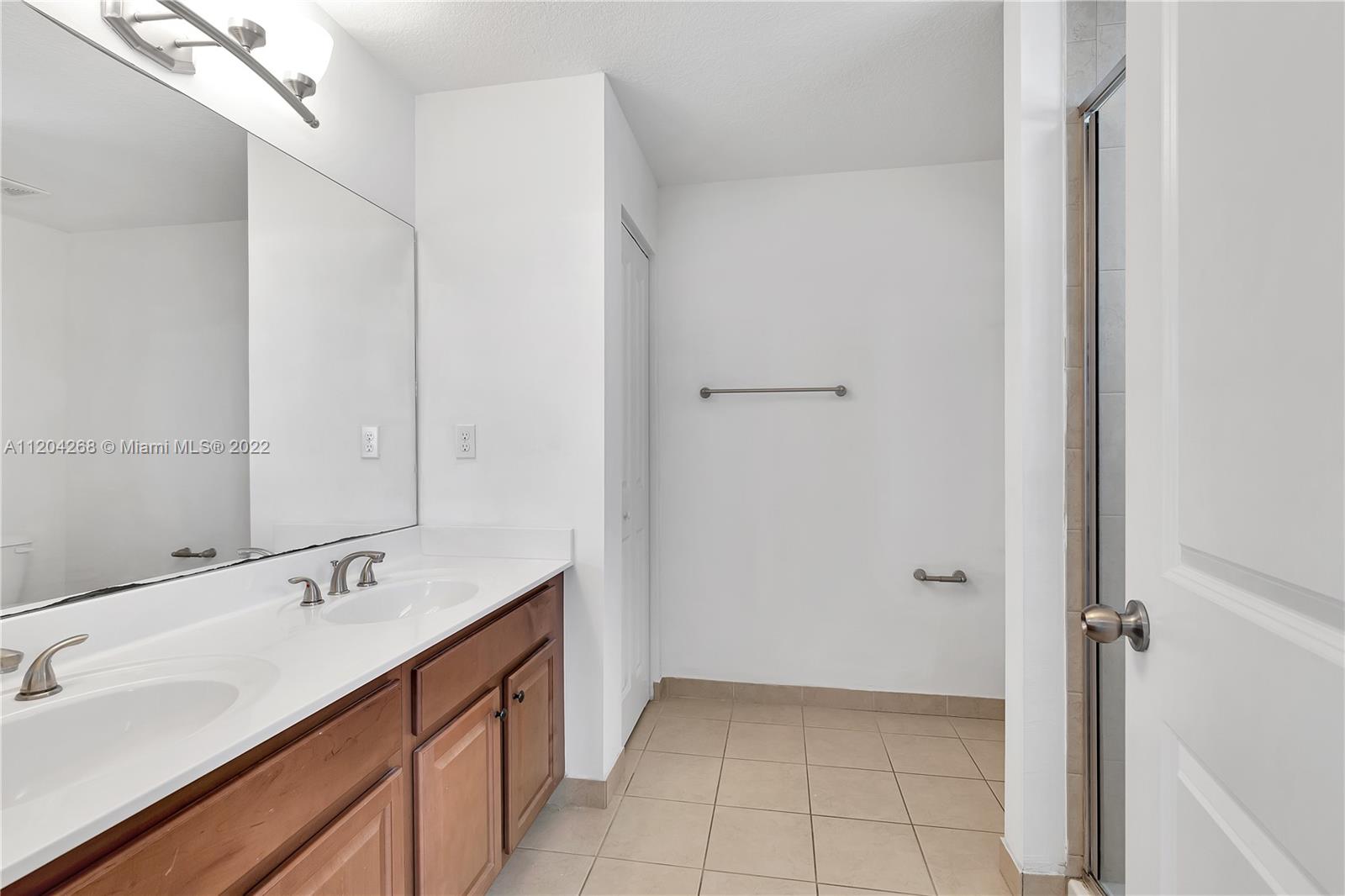413 NE 194th Ln Unit: 413