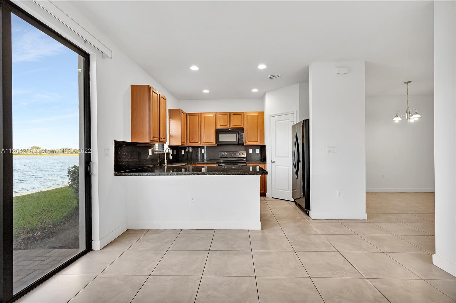 413 NE 194th Ln Unit: 413