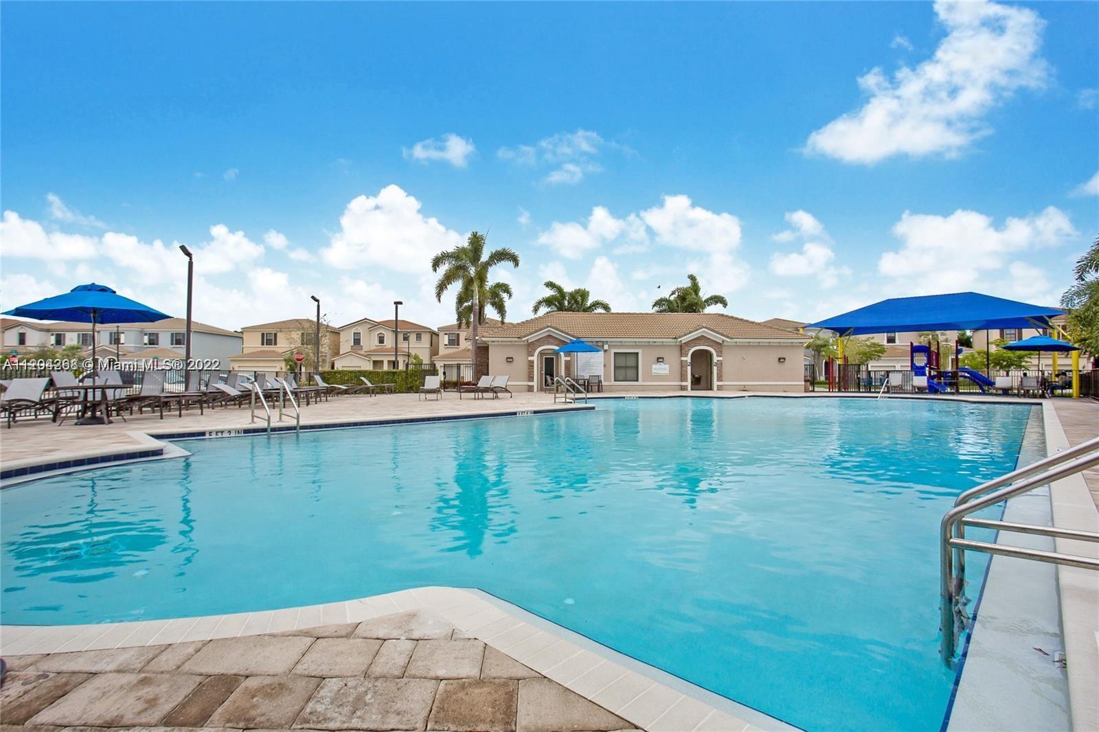 413 NE 194th Ln Unit: 413