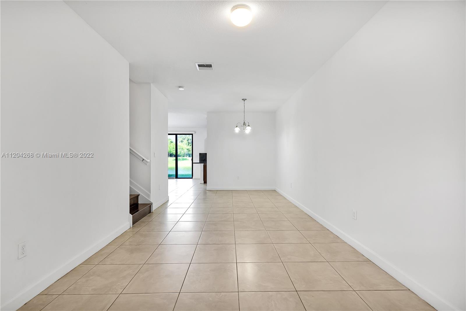 413 NE 194th Ln Unit: 413