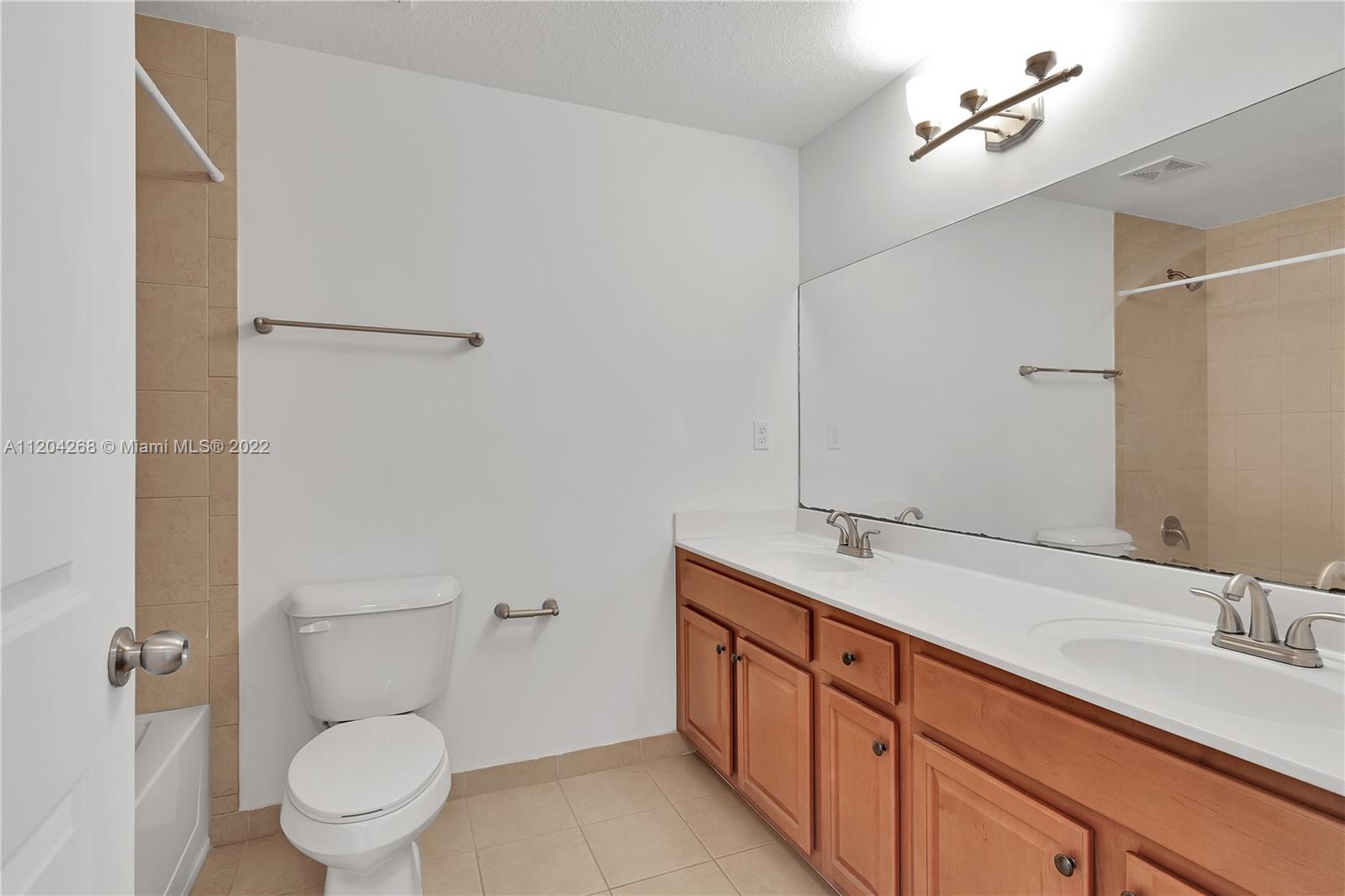 413 NE 194th Ln Unit: 413