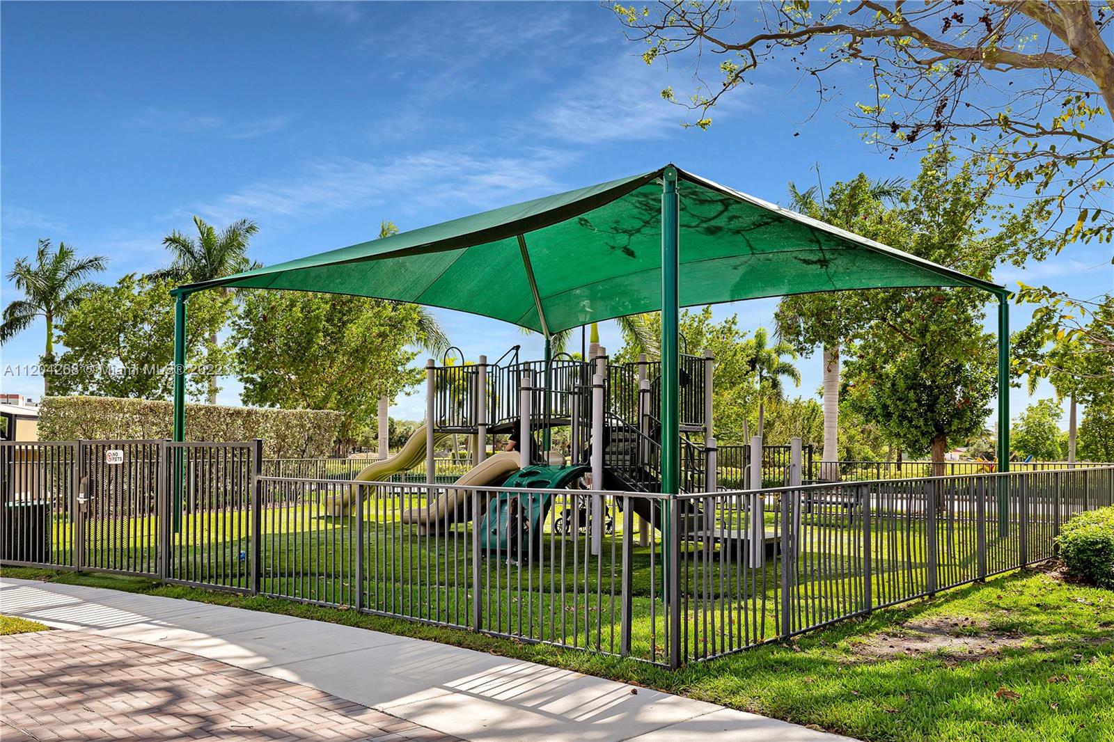 413 NE 194th Ln Unit: 413