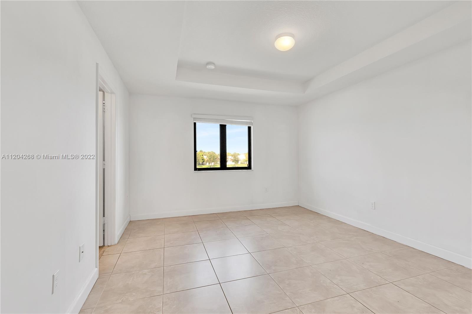 413 NE 194th Ln Unit: 413
