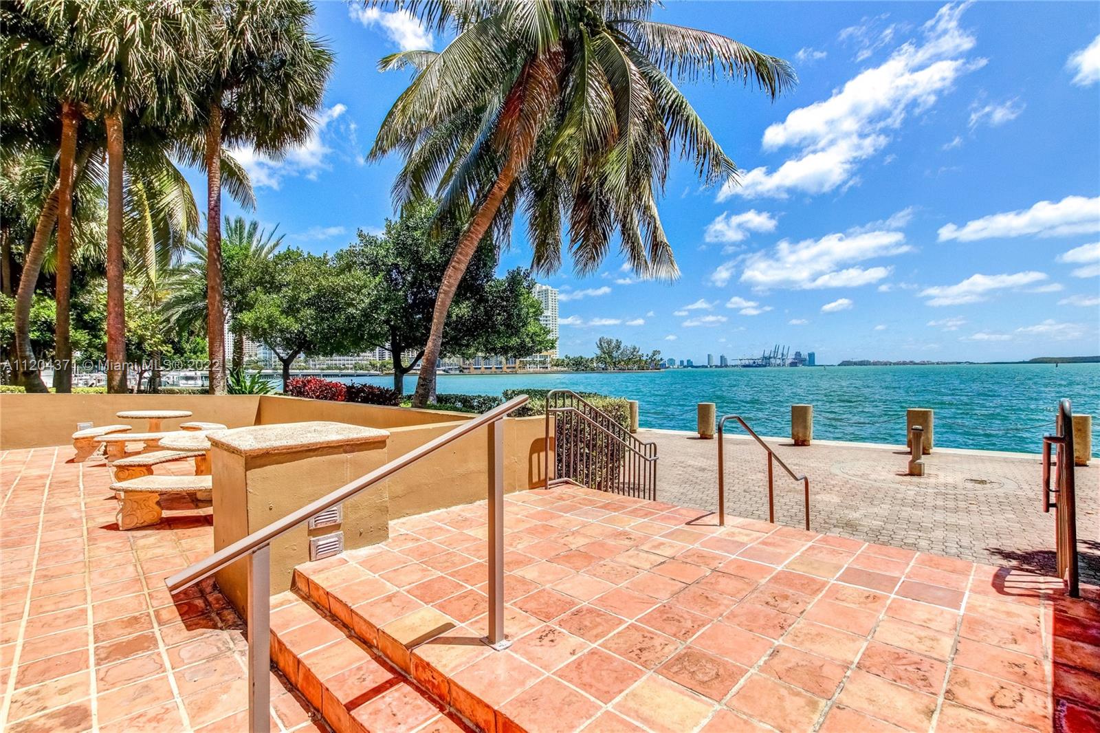 1111 Brickell Bay Dr Unit: 2005