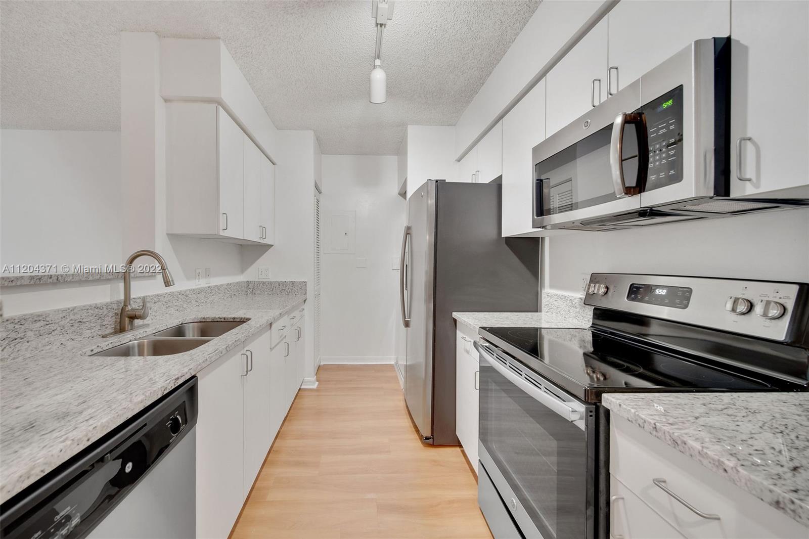1111 Brickell Bay Dr Unit: 2005