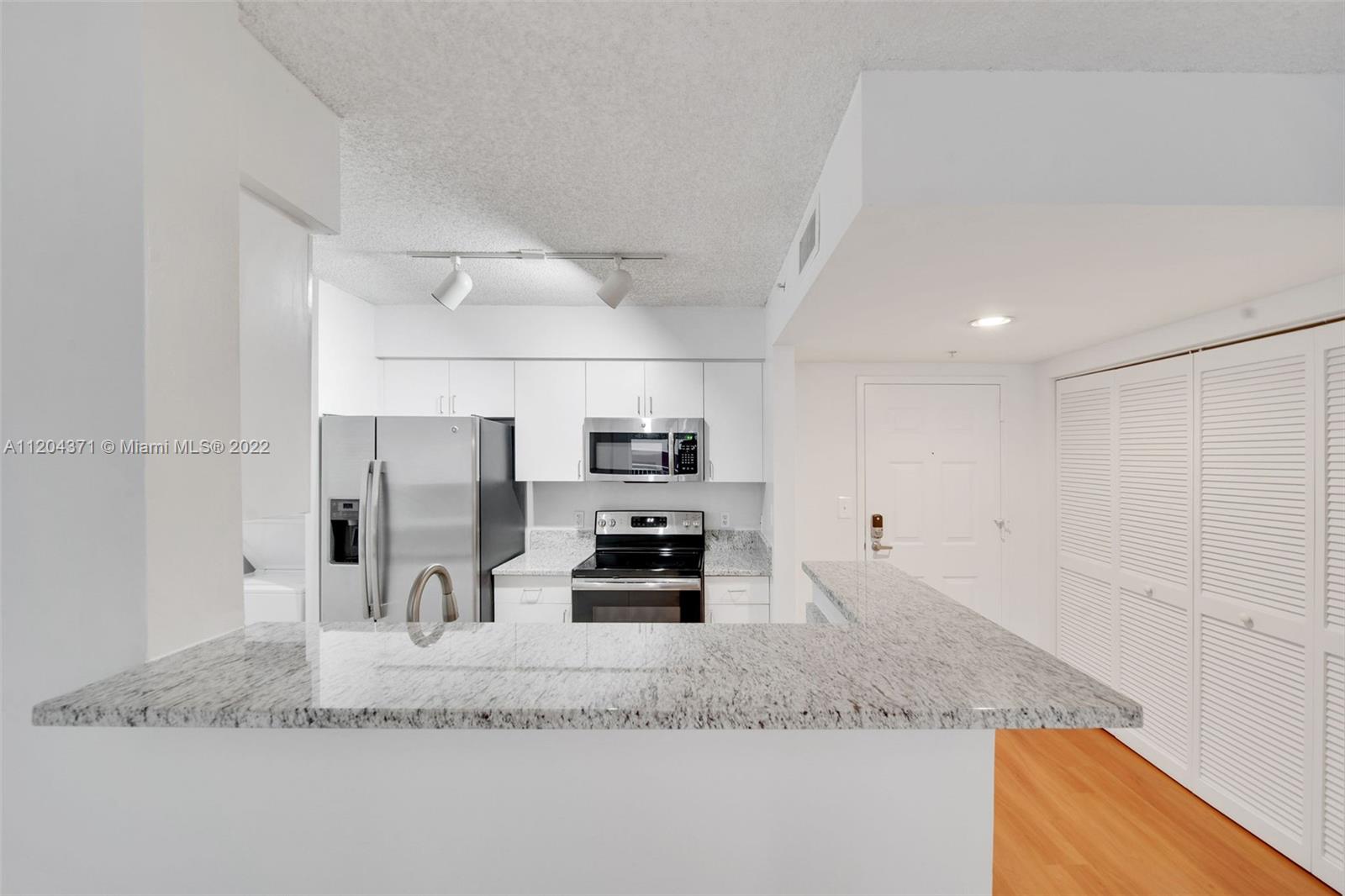 1111 Brickell Bay Dr Unit: 2005
