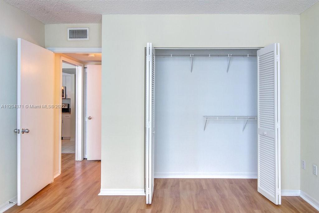1111 Brickell Bay Dr Unit: 2005