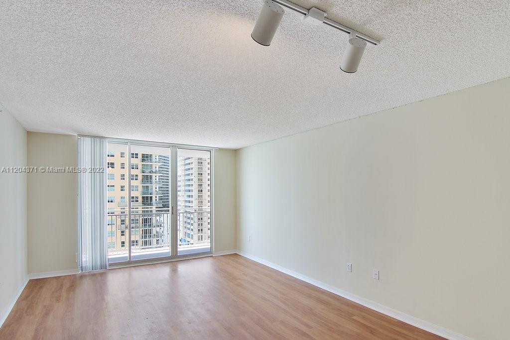 1111 Brickell Bay Dr Unit: 2005