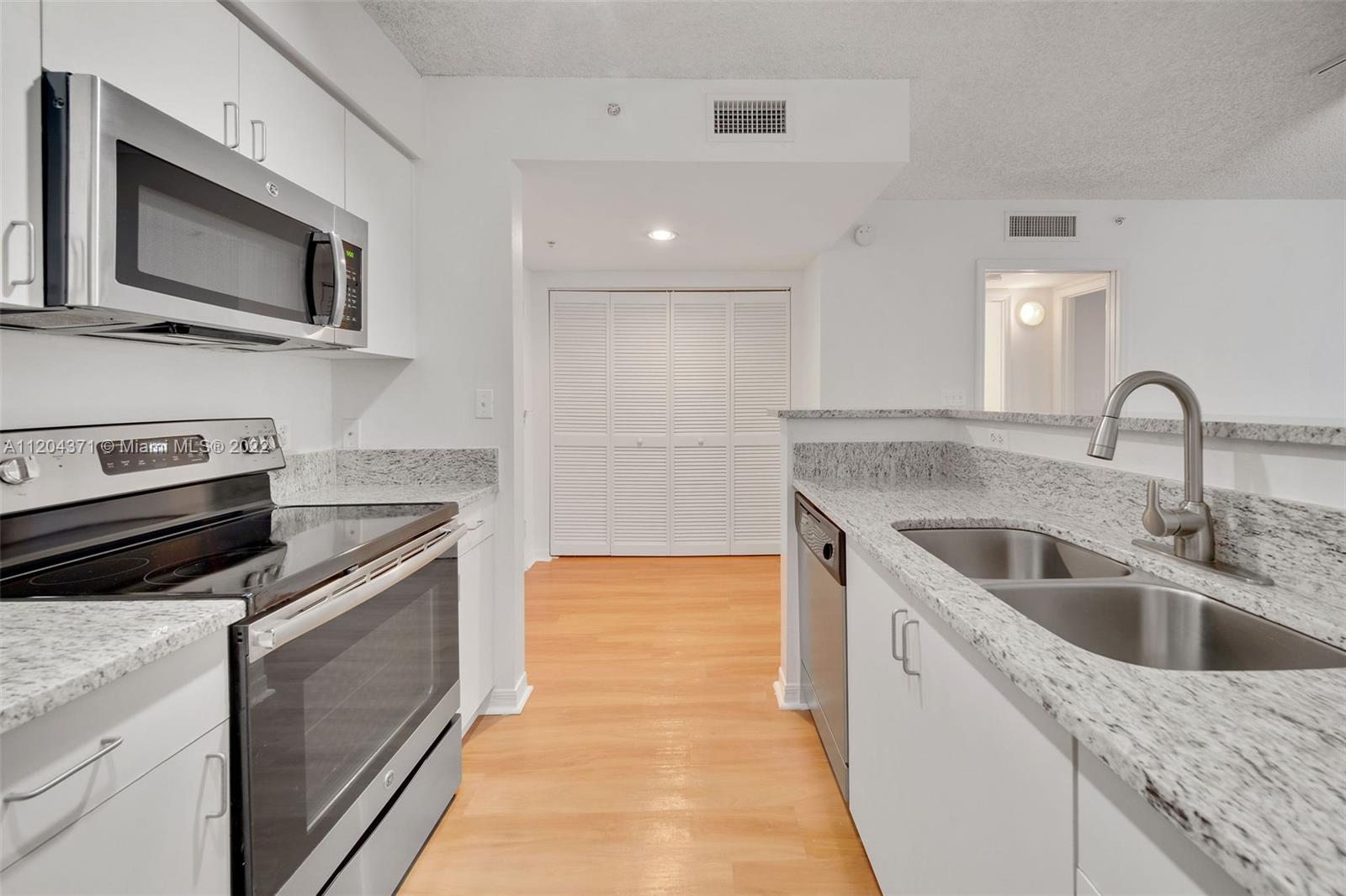 1111 Brickell Bay Dr Unit: 2005
