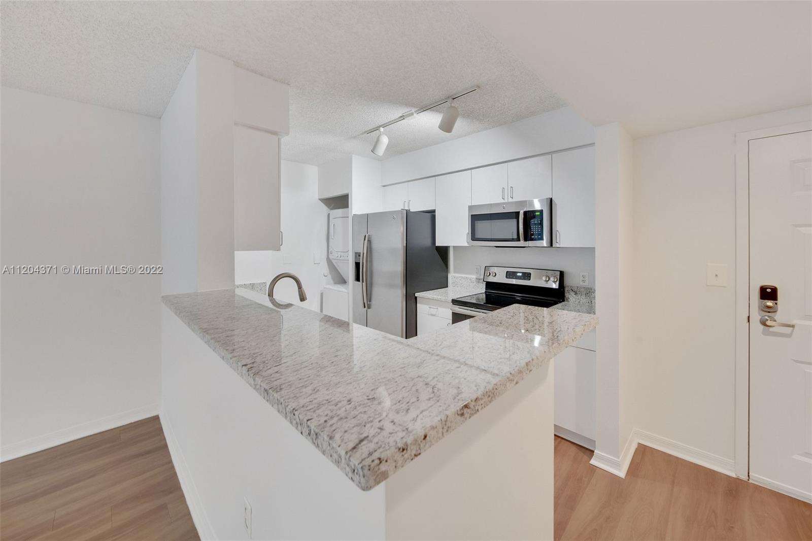 1111 Brickell Bay Dr Unit: 2005