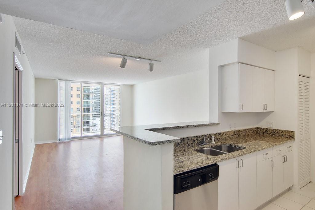 1111 Brickell Bay Dr Unit: 2005