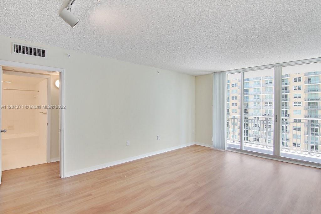 1111 Brickell Bay Dr Unit: 2005