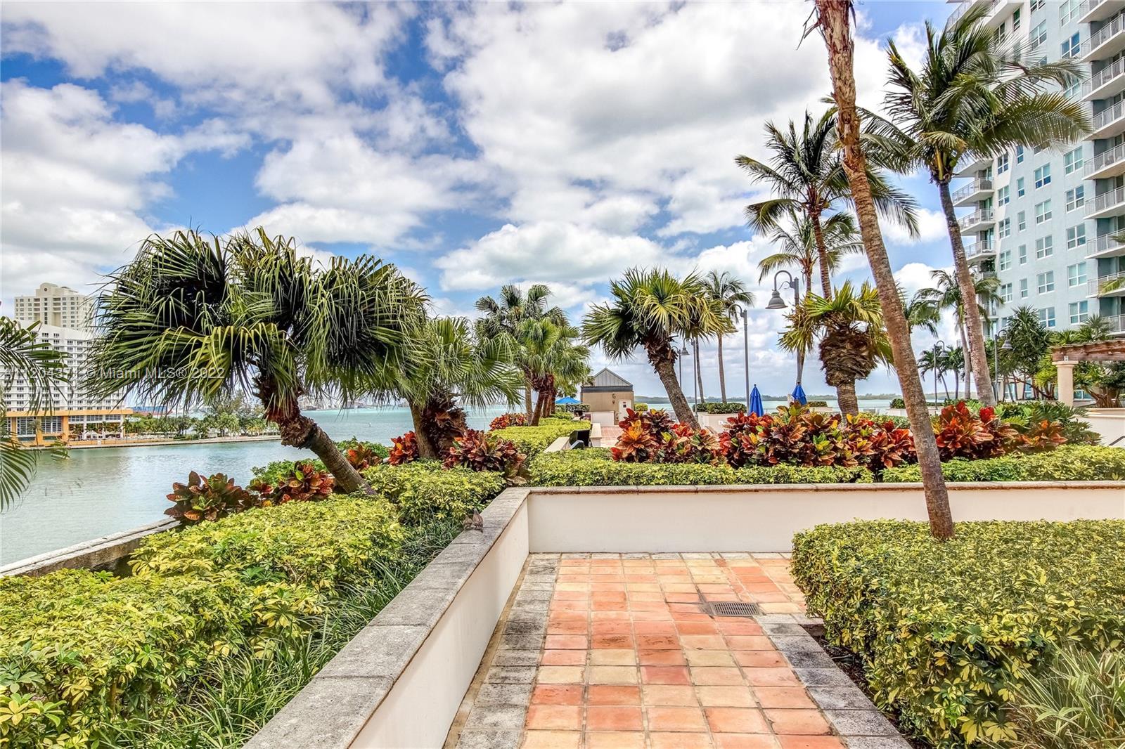 1111 Brickell Bay Dr Unit: 2005