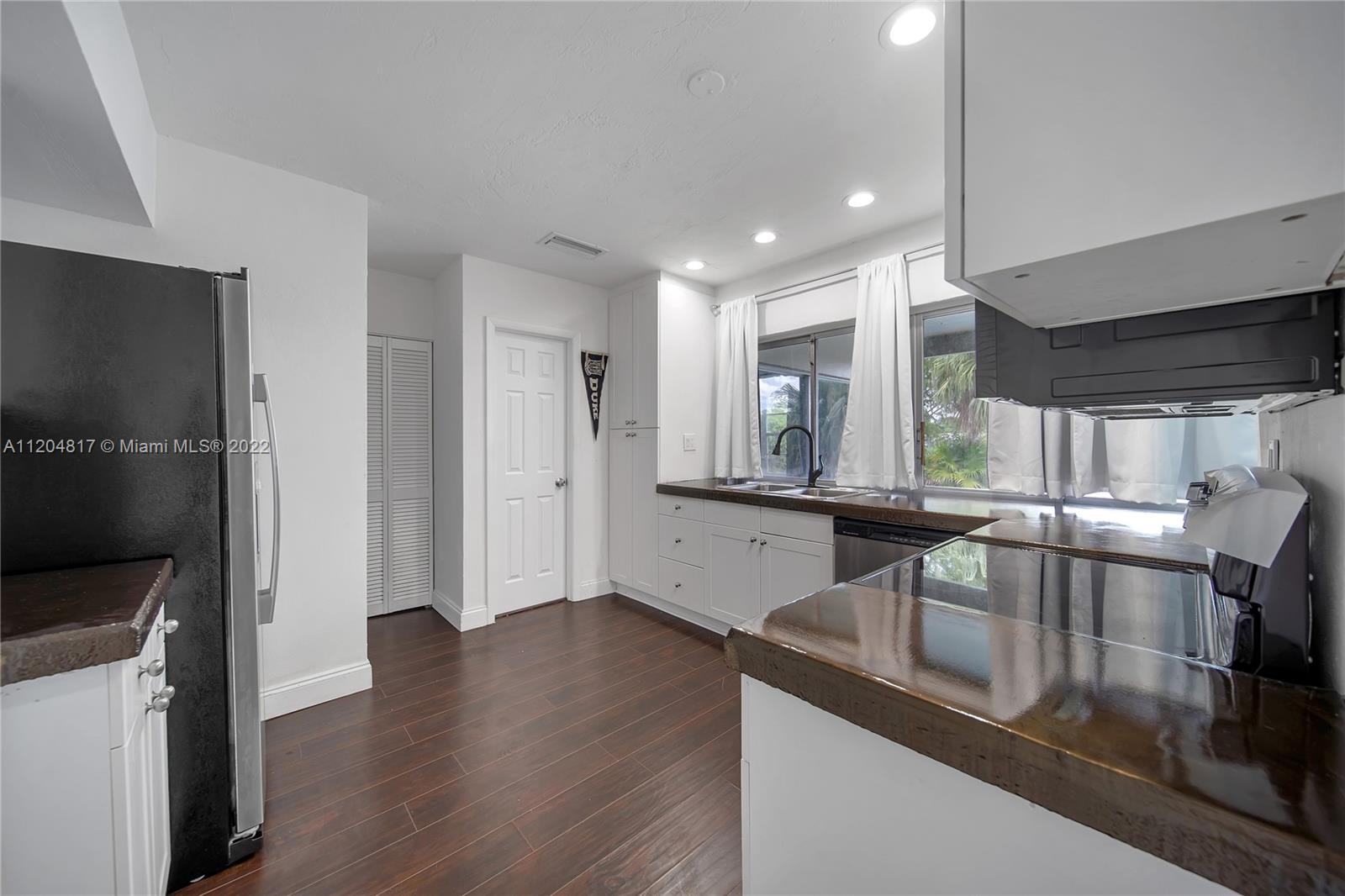 7271 Sunset Strip