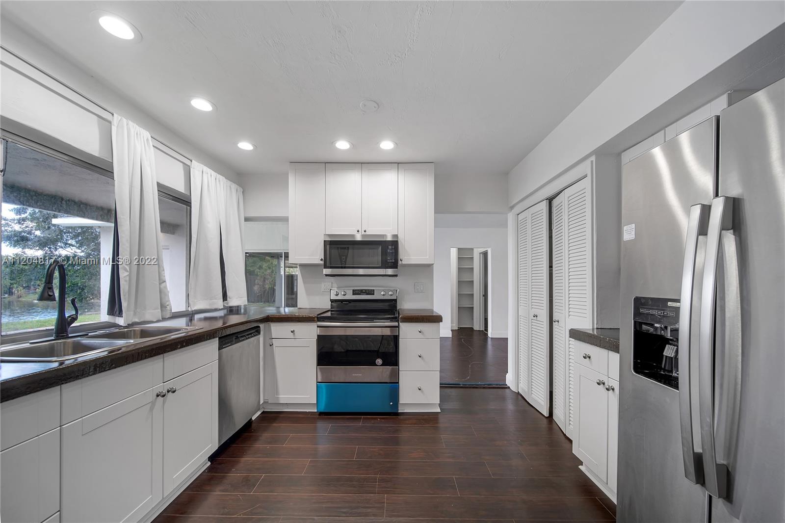 7271 Sunset Strip