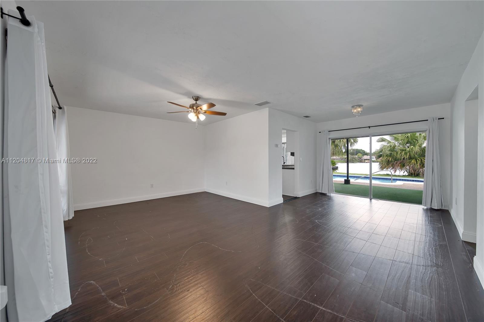 7271 Sunset Strip