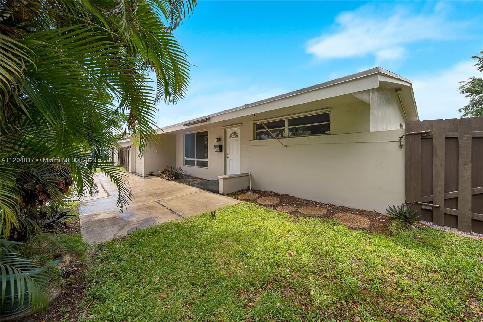 7271 Sunset Strip