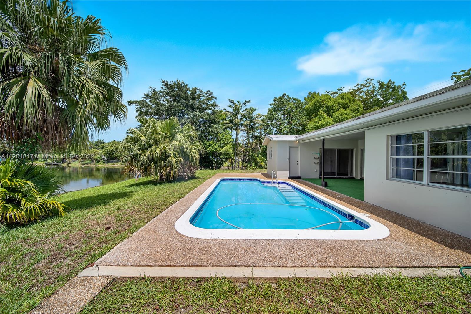 7271 Sunset Strip