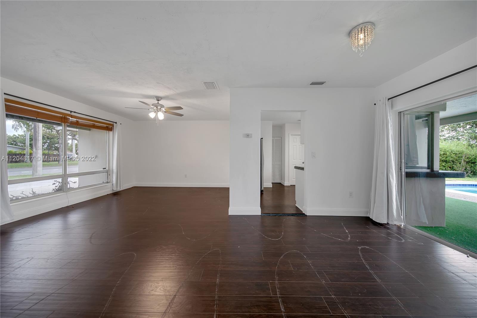 7271 Sunset Strip