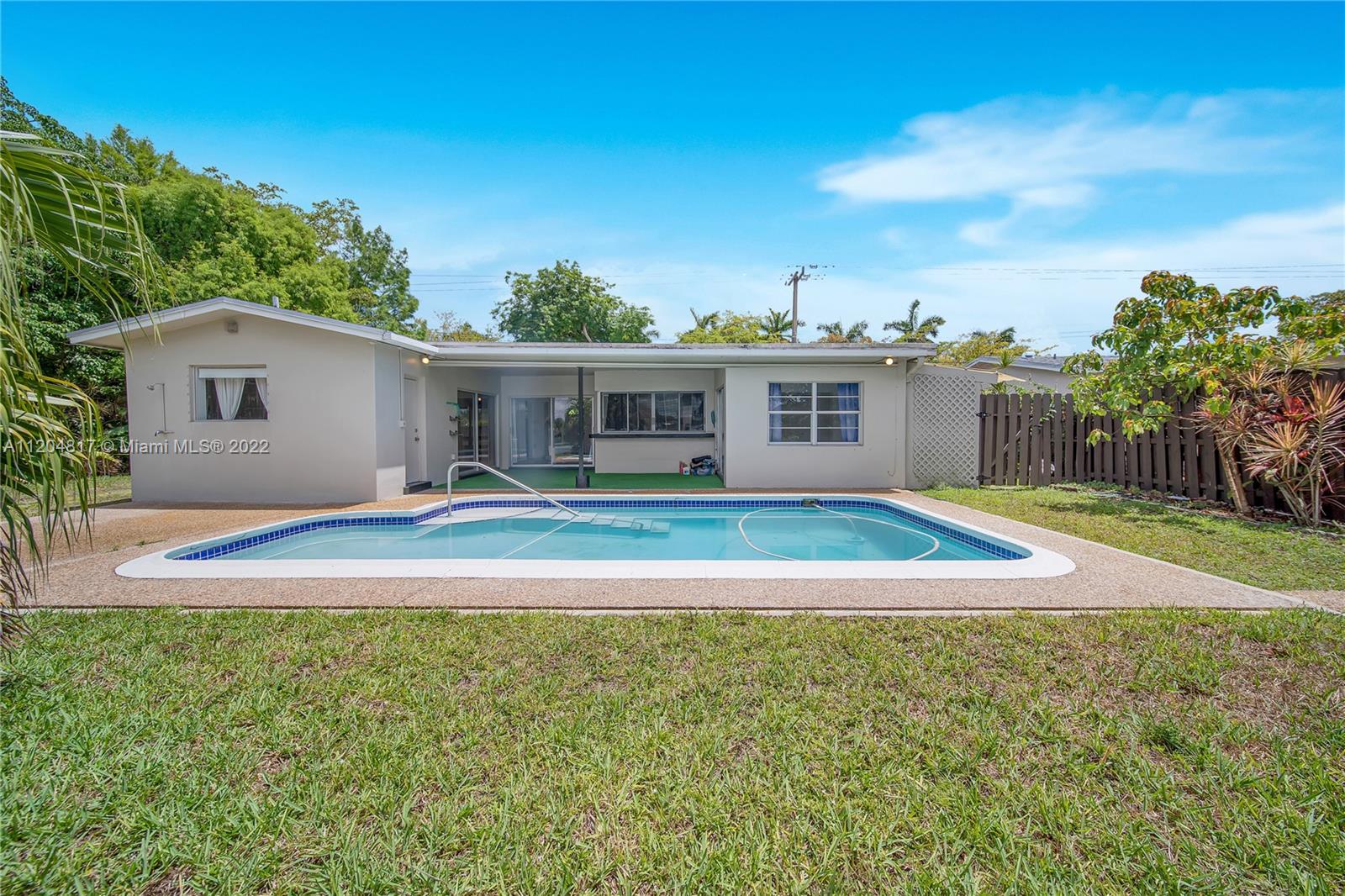 7271 Sunset Strip
