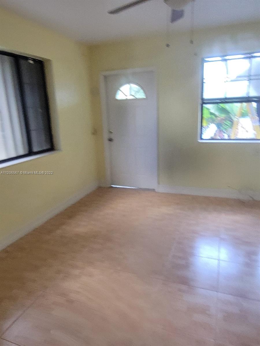 931 NW 34th Way