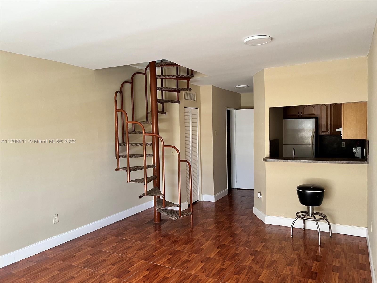 7801 NE 4th Ct Unit: 305