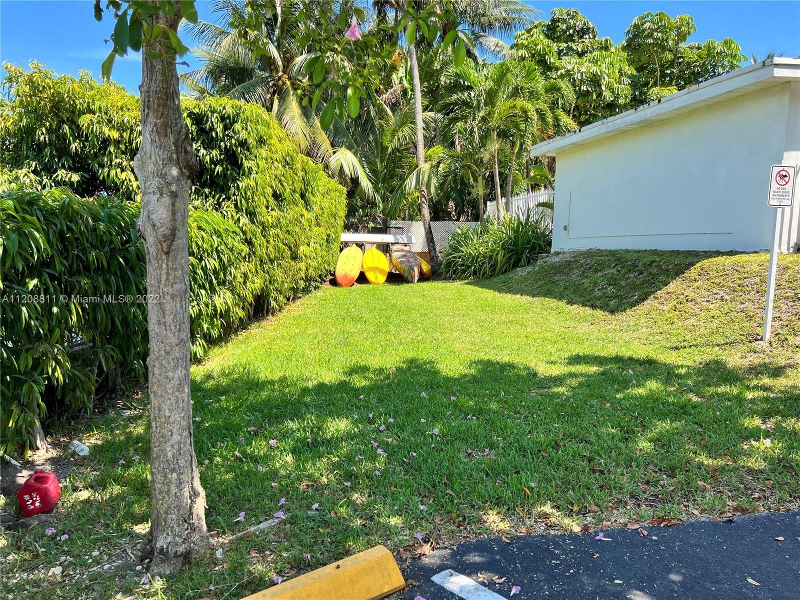 7801 NE 4th Ct Unit: 305