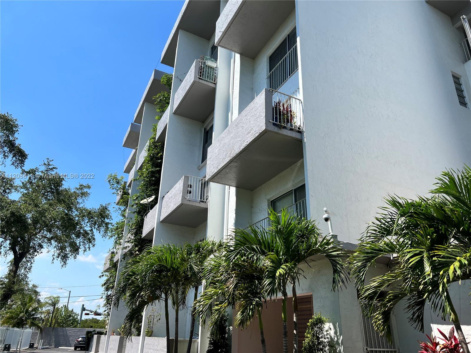 7801 NE 4th Ct Unit: 305