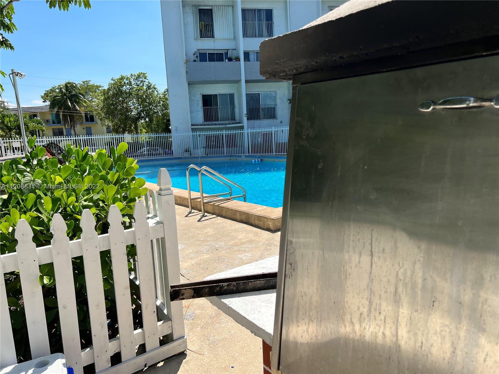 7801 NE 4th Ct Unit: 305