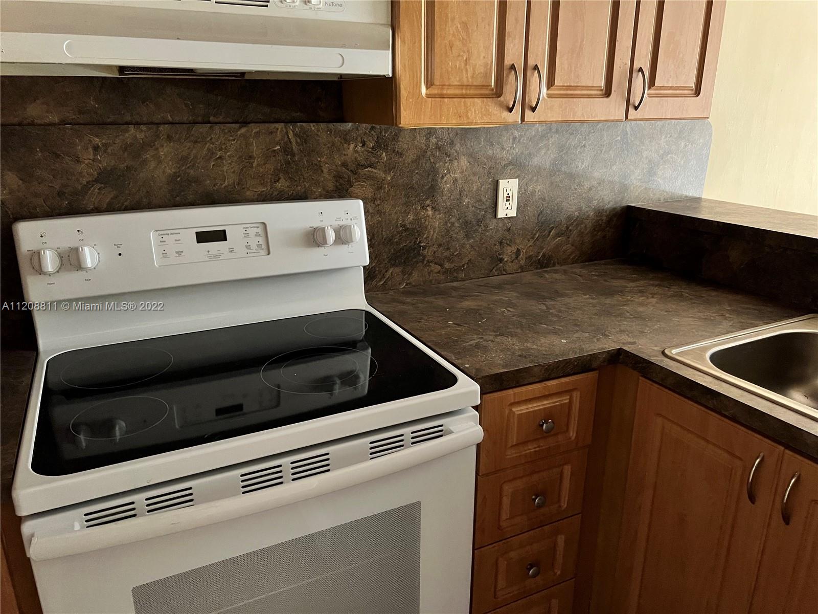 7801 NE 4th Ct Unit: 305