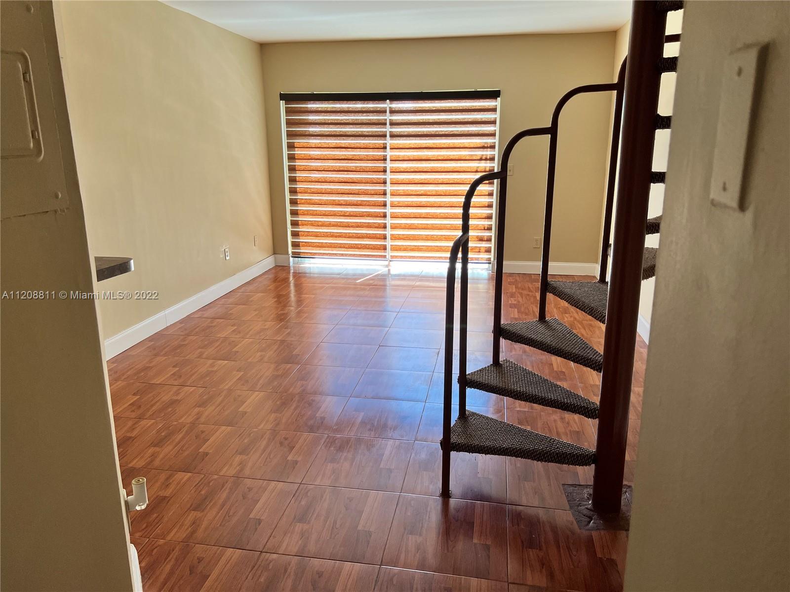 7801 NE 4th Ct Unit: 305