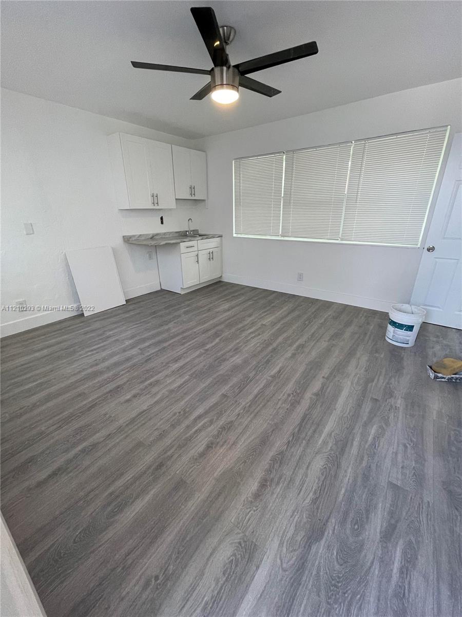327 NE 55th St Unit: STUDIO