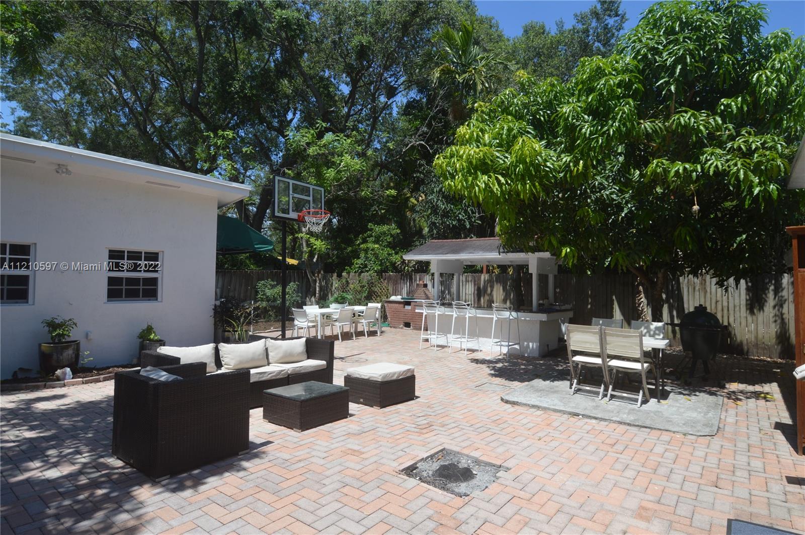6841 SW 78th Ter