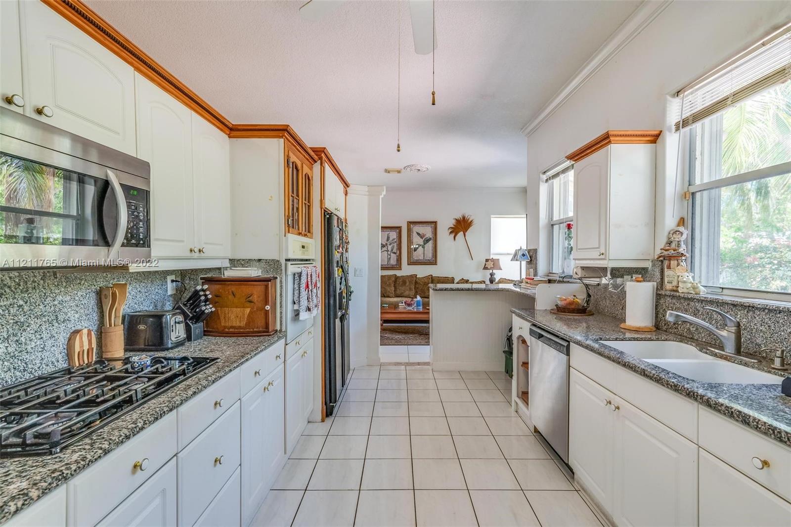 8528 Cutler Ct