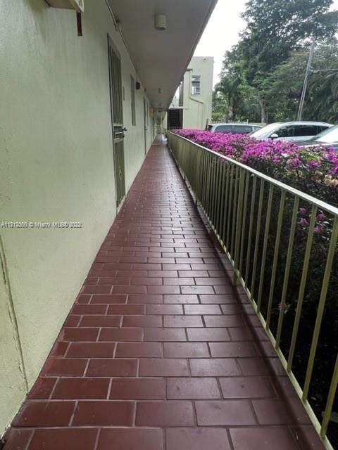 520 NE 38th St Unit: 6