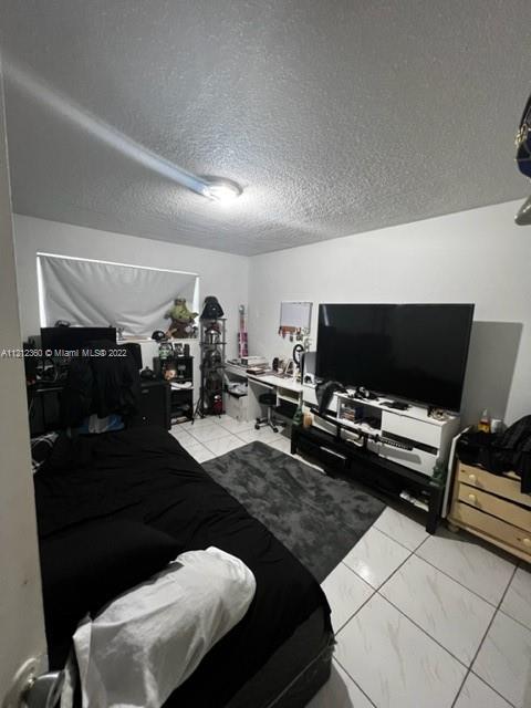520 NE 38th St Unit: 6