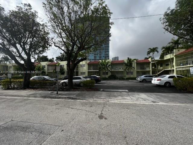 520 NE 38th St Unit: 6