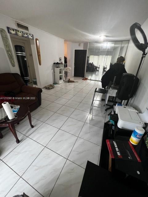 520 NE 38th St Unit: 6