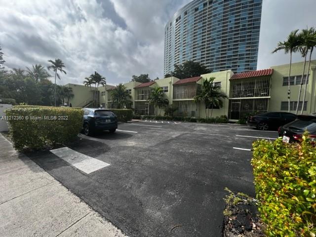 520 NE 38th St Unit: 6