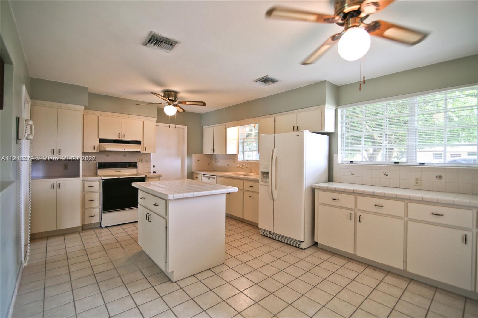 3230 SW 95th Ct
