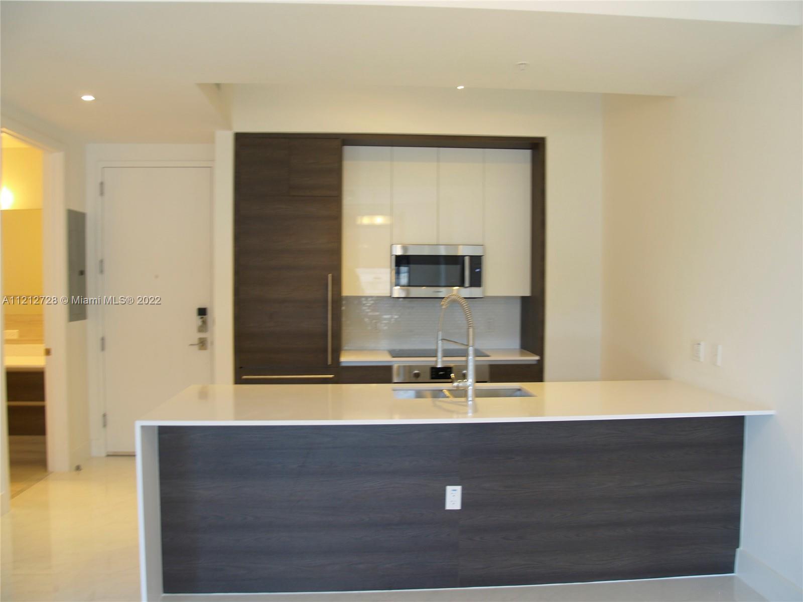 301 Altara Ave Unit: 806