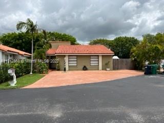 11525 SW 33rd Ter